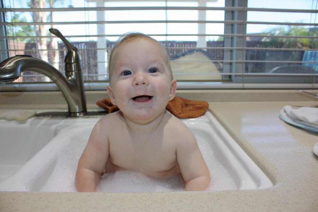 kids, funny pictures, friday photo wrap up, temecula wine country, thanksgiving, zoomars, kids activities, orange county, inland empire, corn box, babies
